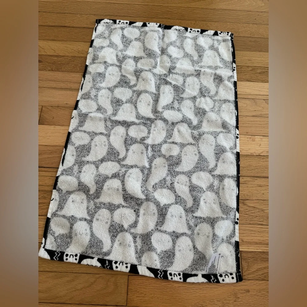 Halloween Black & White Ghosts Boo Lightening Bolts Cotton Hand Towel
